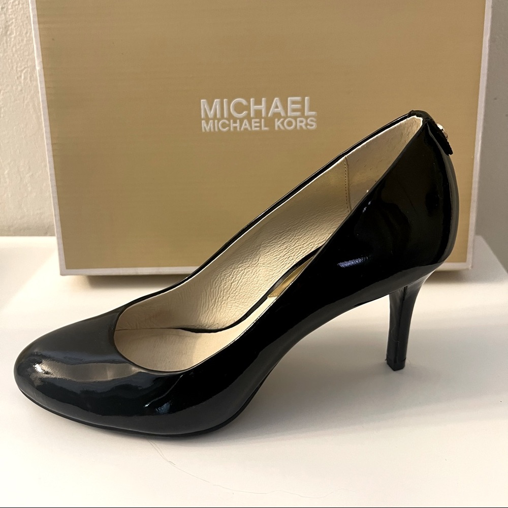 MICHAEL Michael Kors Flex Patent Leather Mid Pump, Black - Womens Sz 6.5